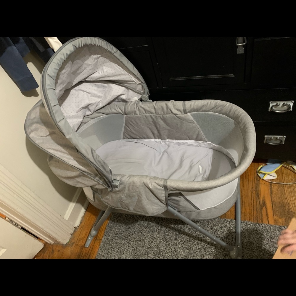 Rocking Bedside Bassinet for baby